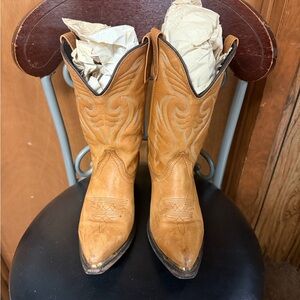 Tan Western Cowboy Boots